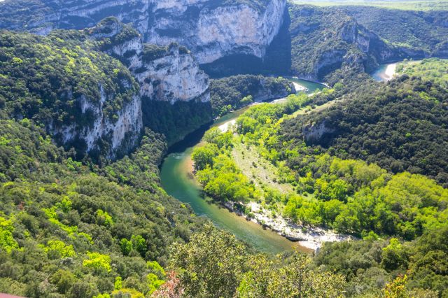 découvrez nos astuces et destinations pour des vacances pas chères en europe de l'est, alliant culture, histoire et paysages à petit prix.